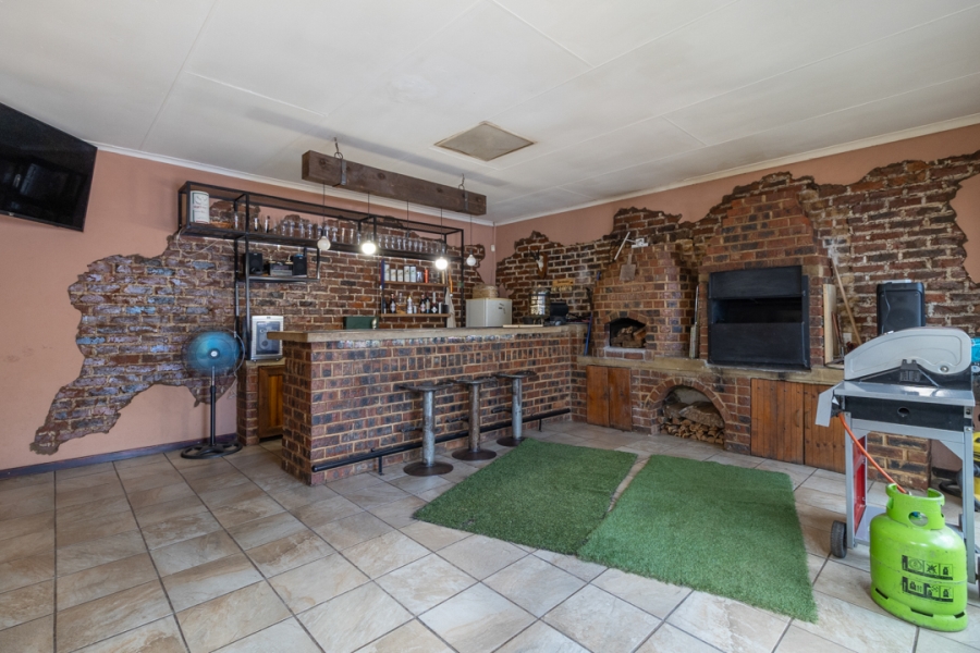 4 Bedroom Property for Sale in Meerhof North West